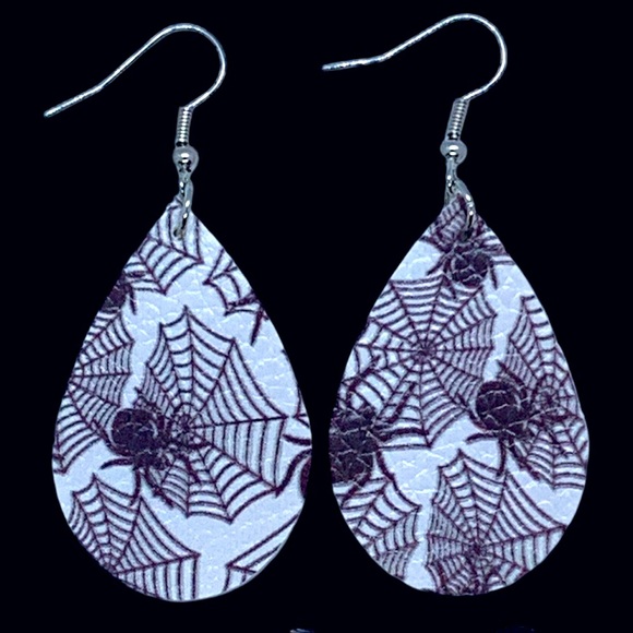 Jewelry - Mini Faux Teardrop Earrings Halloween Spider Webs
